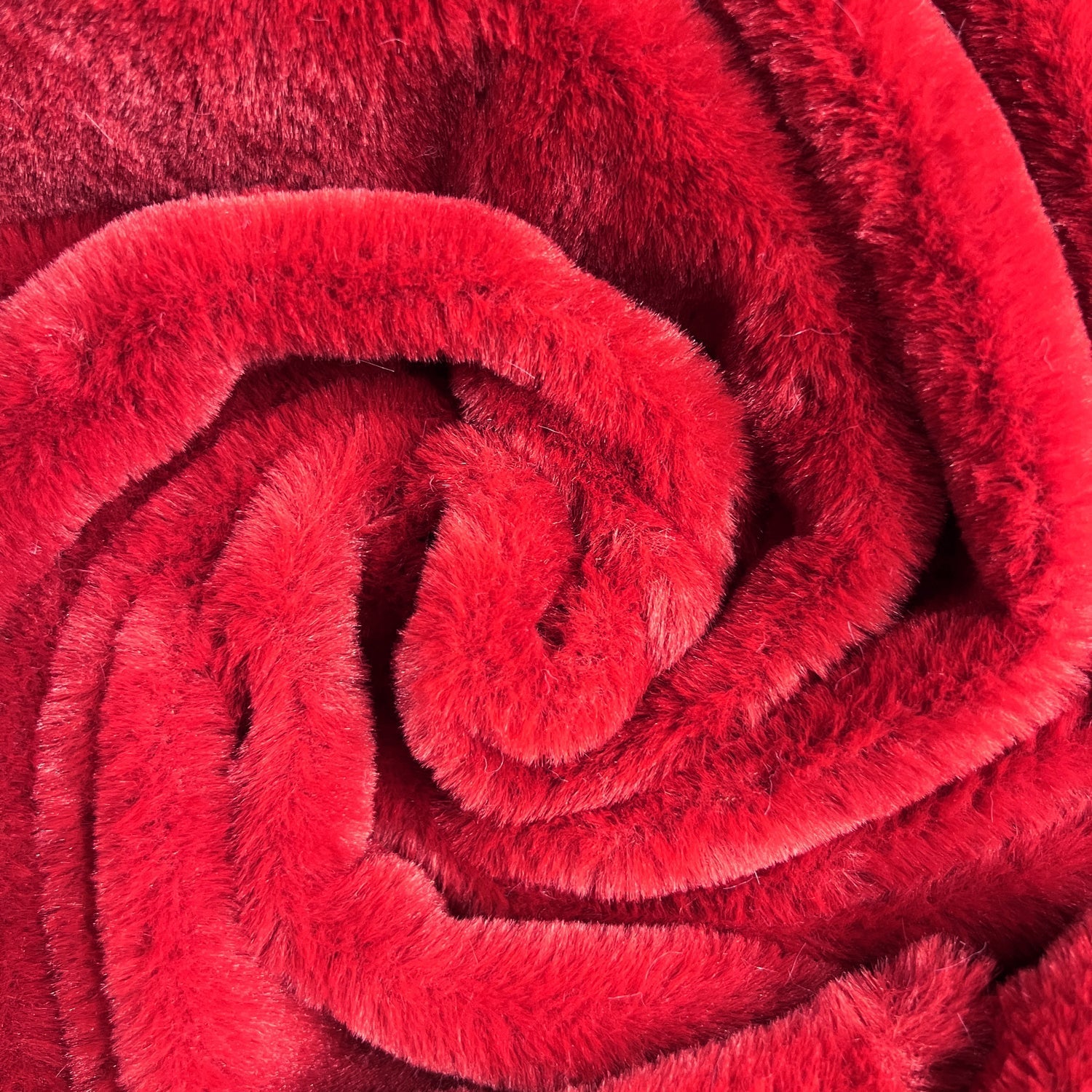 Luxury Plush Fur Fabric | Super Soft Faux Fur 59" (150cm) Wide 375gsm – Sold by the Meter