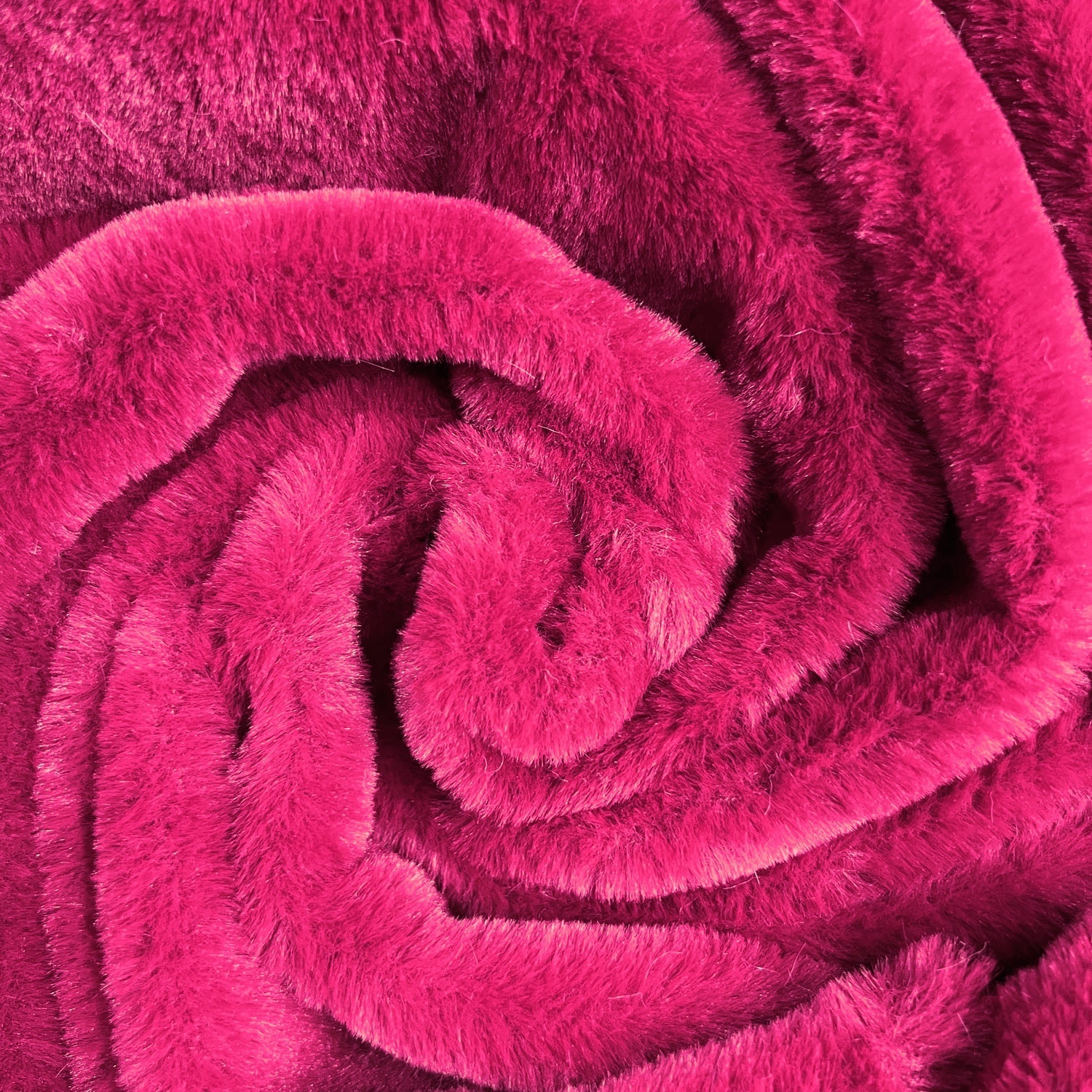 Luxury Plush Fur Fabric | Super Soft Faux Fur 59" (150cm) Wide 375gsm – Sold by the Meter