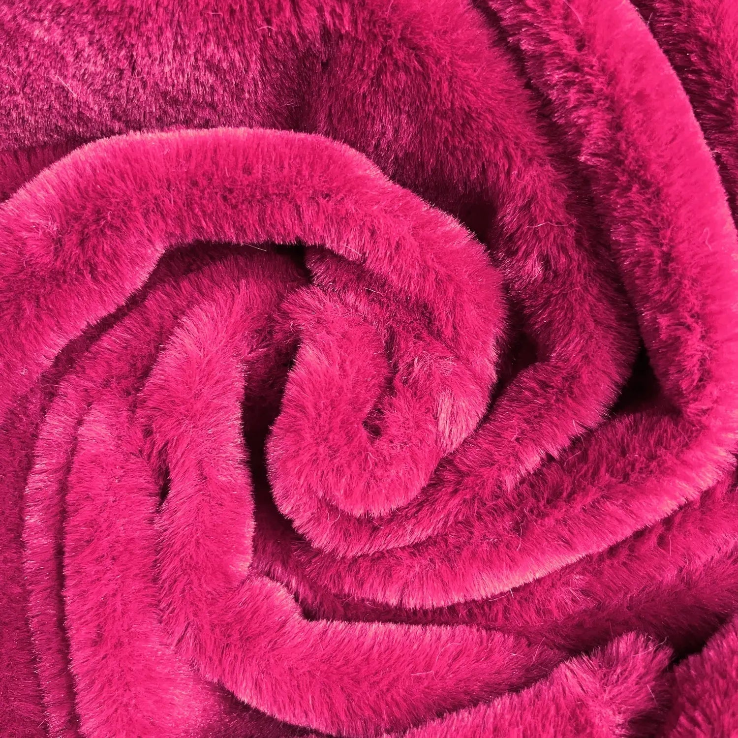 Luxury Plush Fur Fabric â€“ Super Soft Faux Fur 59" (150cm) Wide 375gsm | 40 Metre Roll