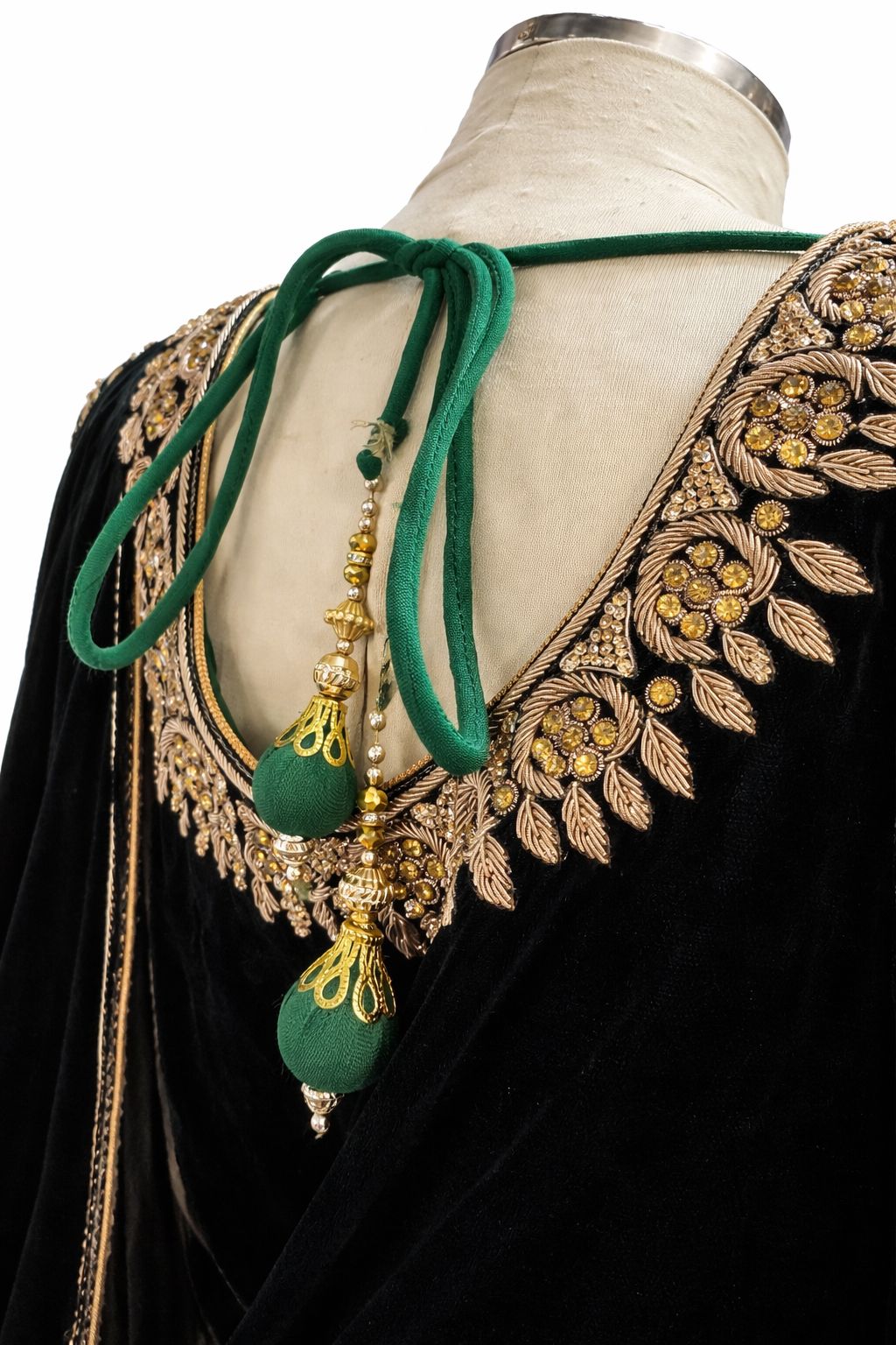 Black & Gold Velvet Lehenga Saree Style Suit with Heavy Embroidery Size 38 – Designer Asian Wedding Party Wear UK
