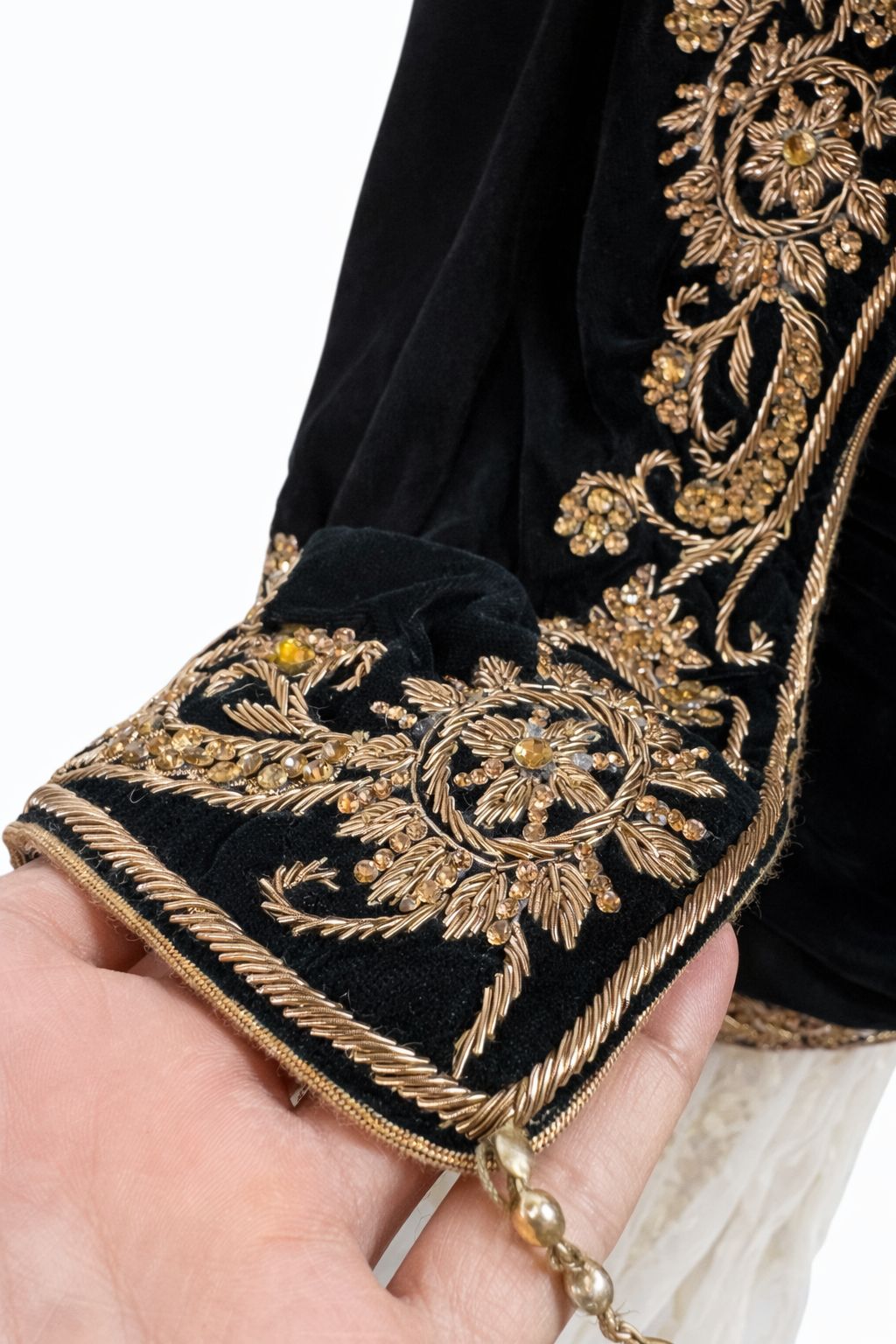 Black & Gold Velvet Lehenga Saree Style Suit with Heavy Embroidery Size 38 – Designer Asian Wedding Party Wear UK