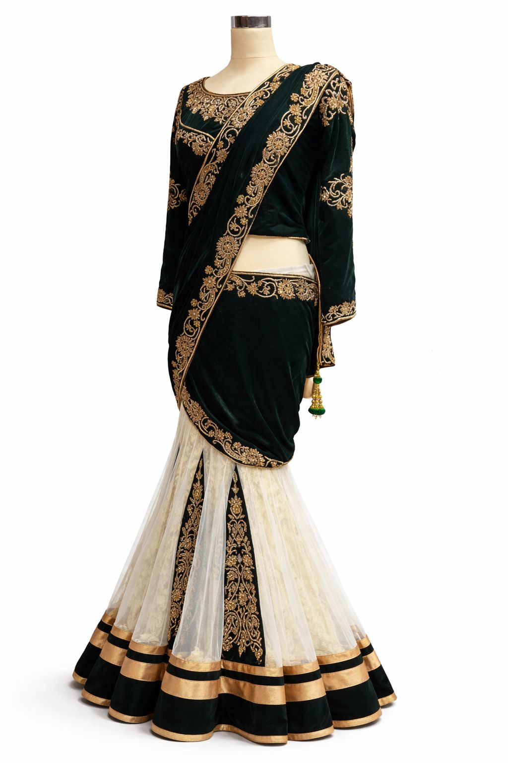 Black & Gold Velvet Lehenga Saree Style Suit with Heavy Embroidery Size 38 – Designer Asian Wedding Party Wear UK