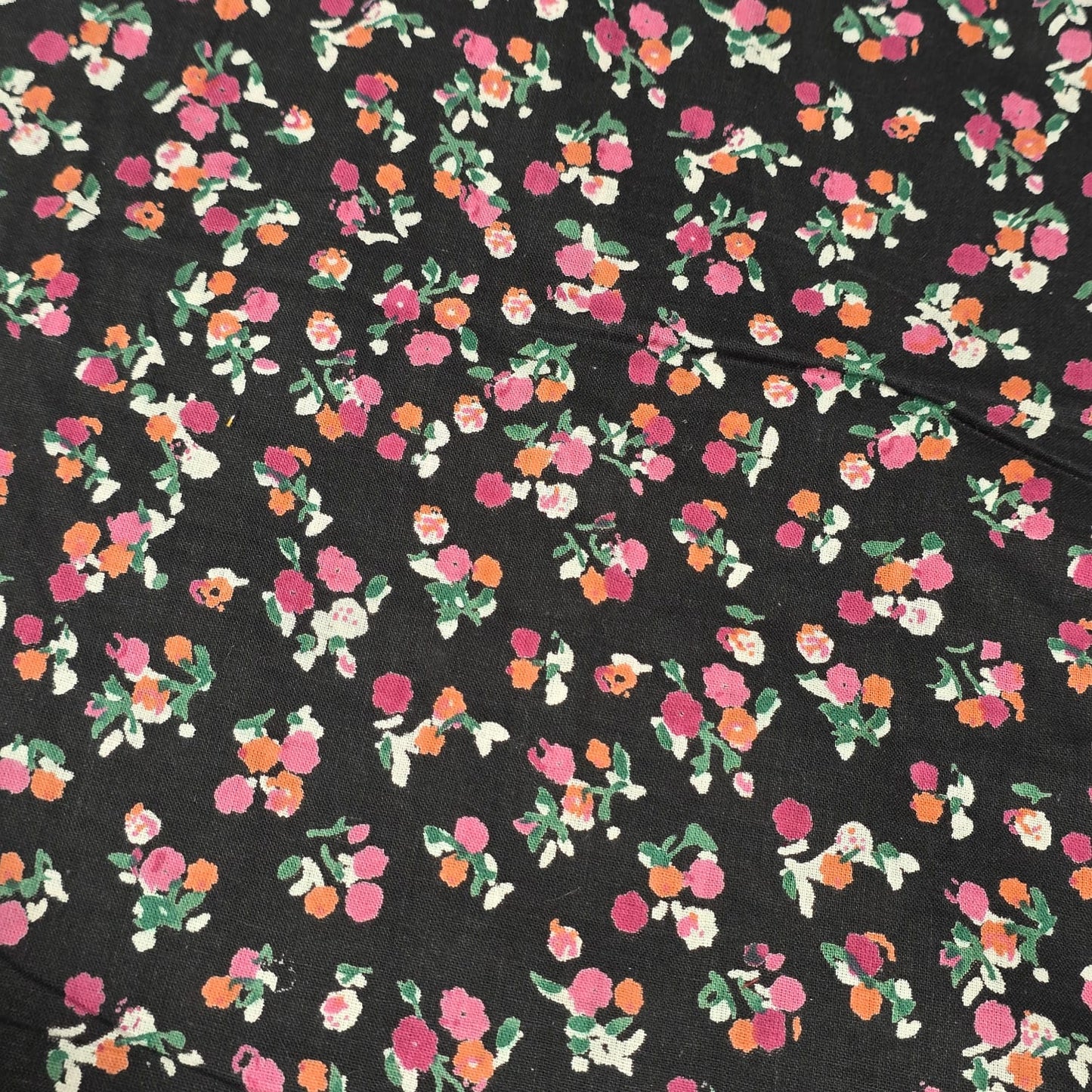Black Ditsy Floral 100% Cotton Lawn Fabric Craft Quilting Patchwork Material By Meter 44"