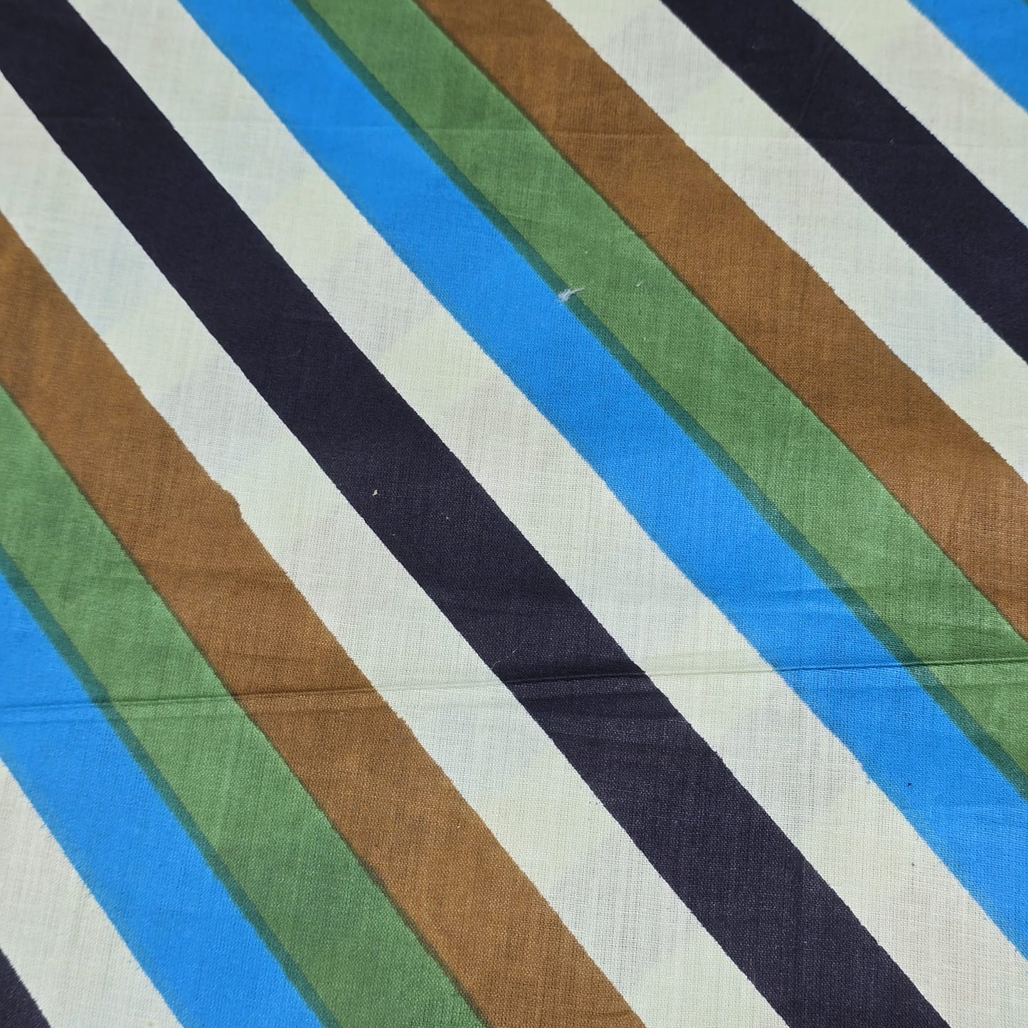 Stripes Print 100% Cotton Lawn Fabric Craft Quilting Patchwork Material By Meter 44"