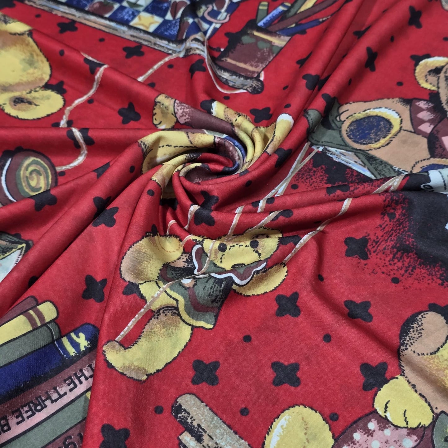 Roter Scuba Paddington Bär Teddy Kinderbuchdruck Stretch Kleid Bastelstoff 58"