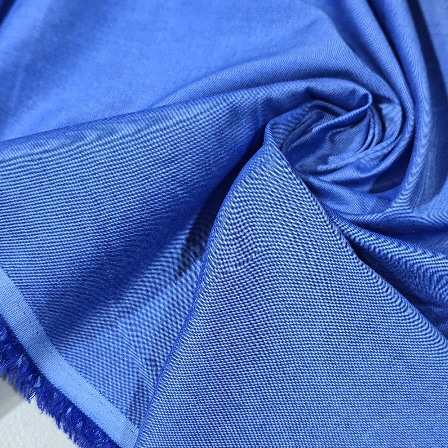 Royal Blue 100% Cotton Chambray Fabric 58" Wide – Lightweight Dressmaking & Craft Fabric by the Metre