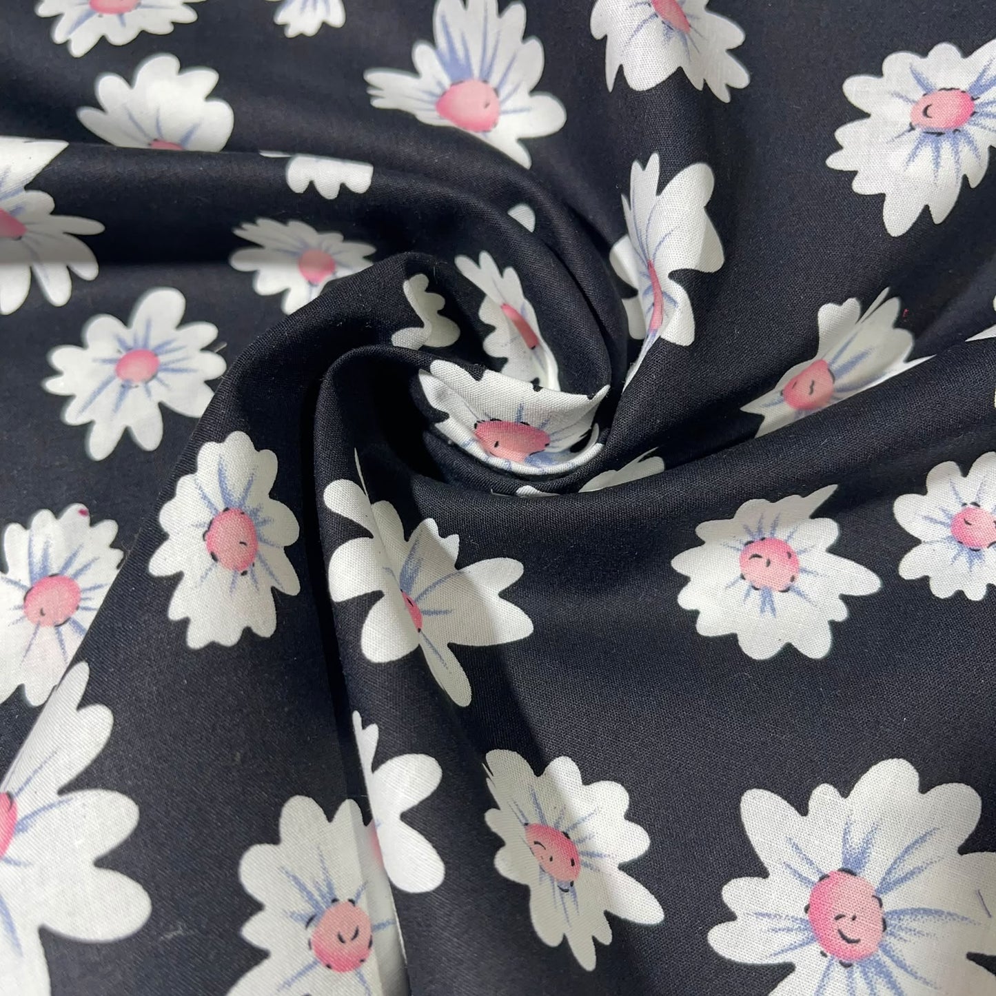 Black Daisy 100% Cotton Quilting Dress Craft Costume Fabric 58" Wide By The Meter