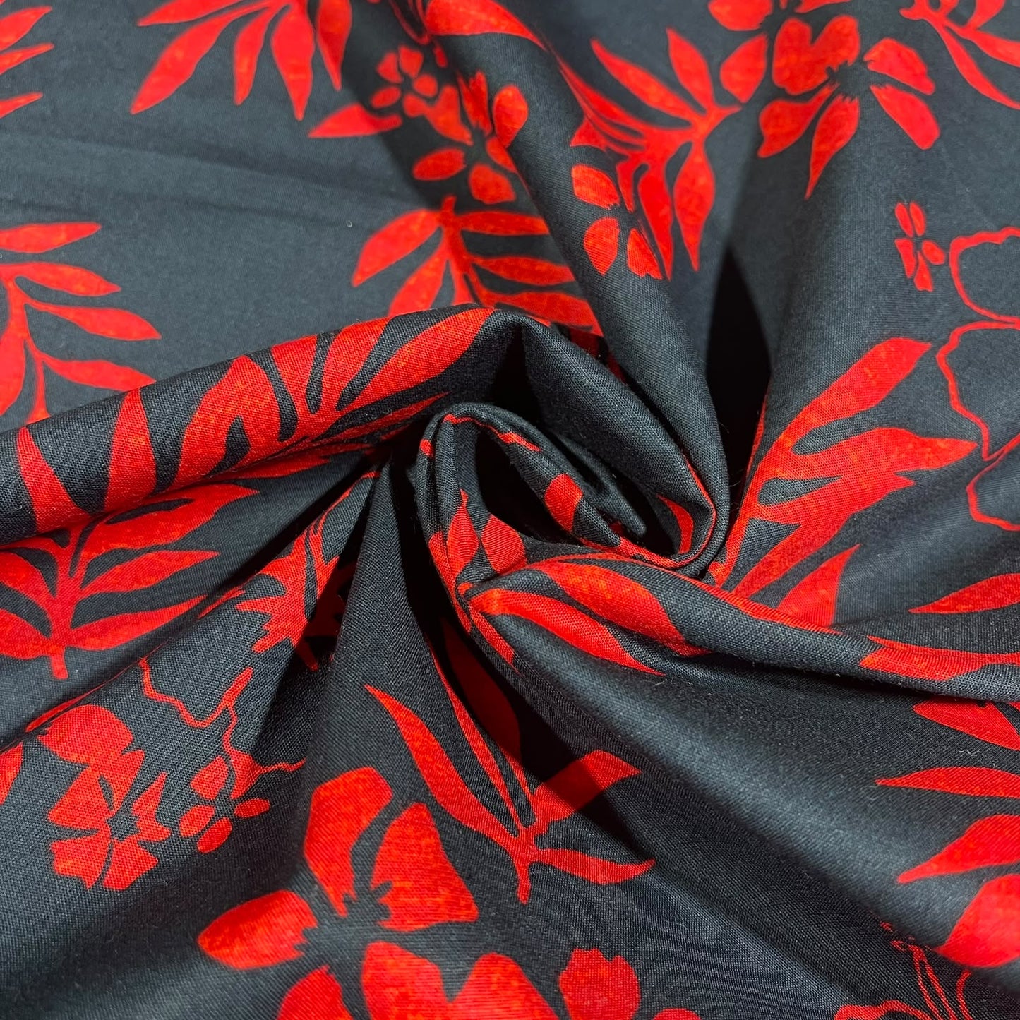 Red Tropical 100% Cotton Quilting Dress Craft Costume Fabric 58" Wide By The Meter
