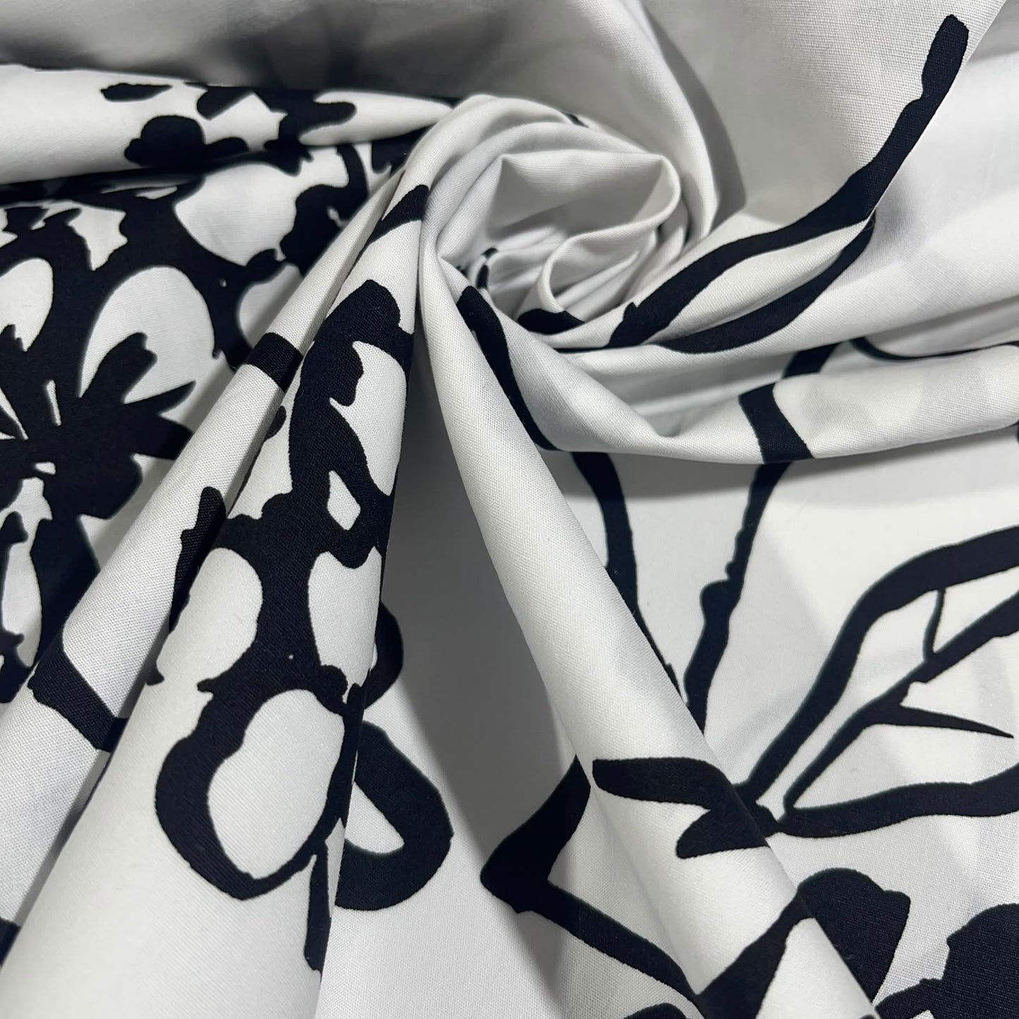 Monochrome Floral 100% Cotton Quilting Dress Craft Costume Fabric 58" Wide By The Meter