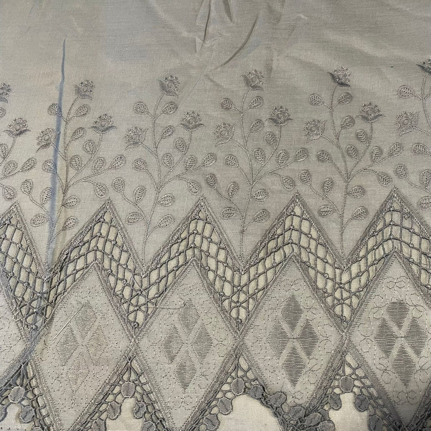 Cotton Floral Embroidery Fabric Lace Broderie Anglaise Dress Craft Material 44" By the Meter
