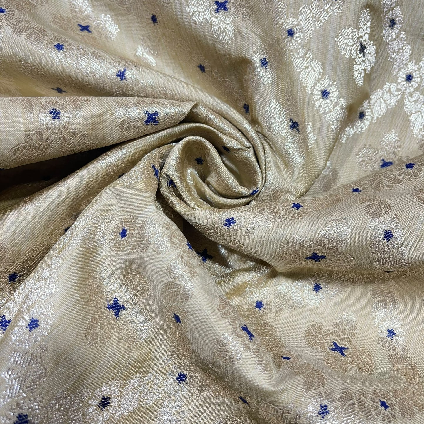 Light Gold Diamond Bloom Floral Jacquard Banarasi Brocade Bridal, Dressmaking, Costume Fabric 44" Wide By The Meter