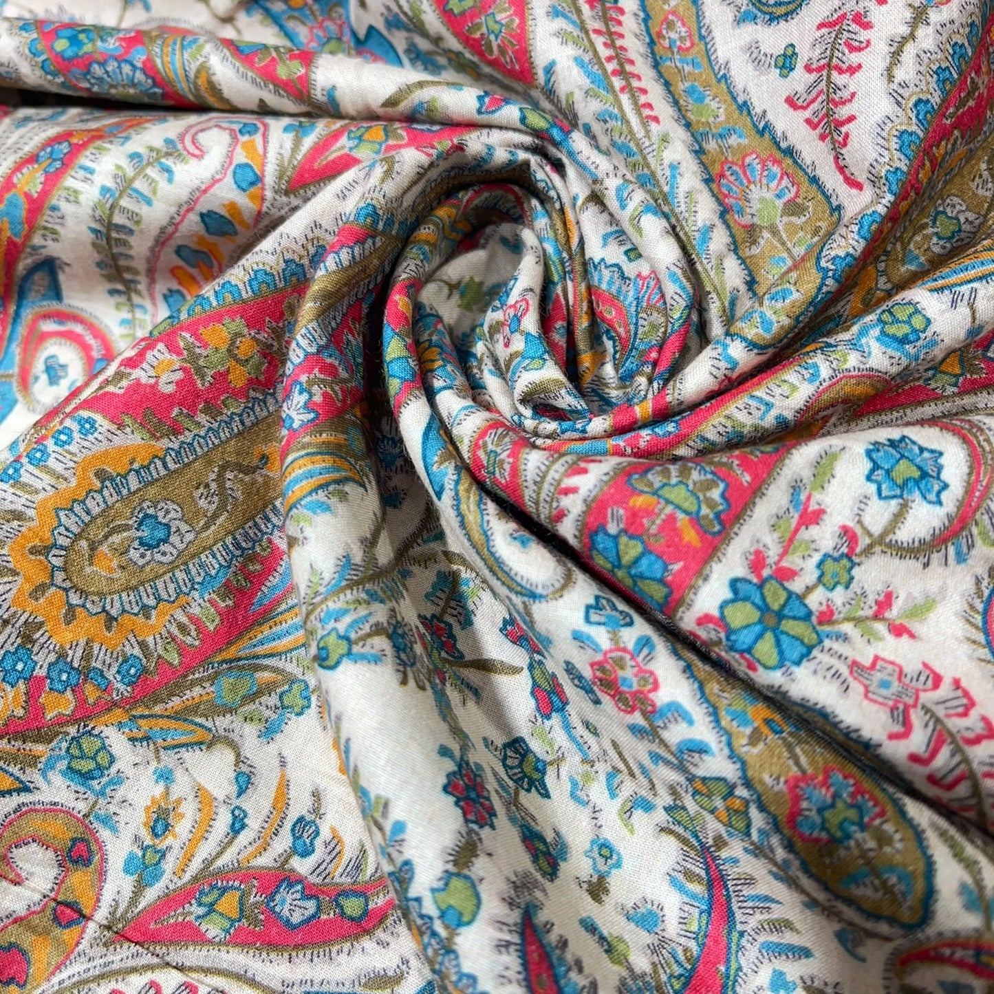 Floral Paisley Printed Digital 100% Cotton Dressmaking Costume Craft Fabric 44" Wide By The Meter