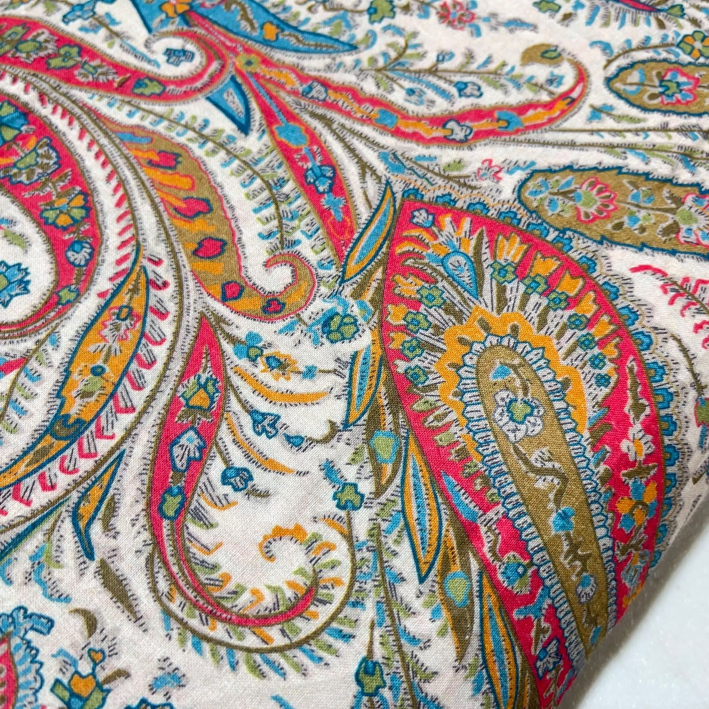 Floral Paisley Printed Digital 100% Cotton Dressmaking Costume Craft Fabric 44" Wide By The Meter