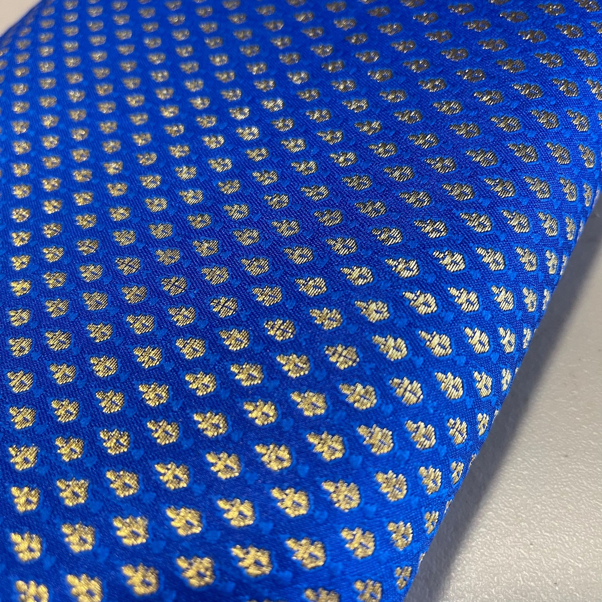 ditsy royal leaf brocade fabric uk