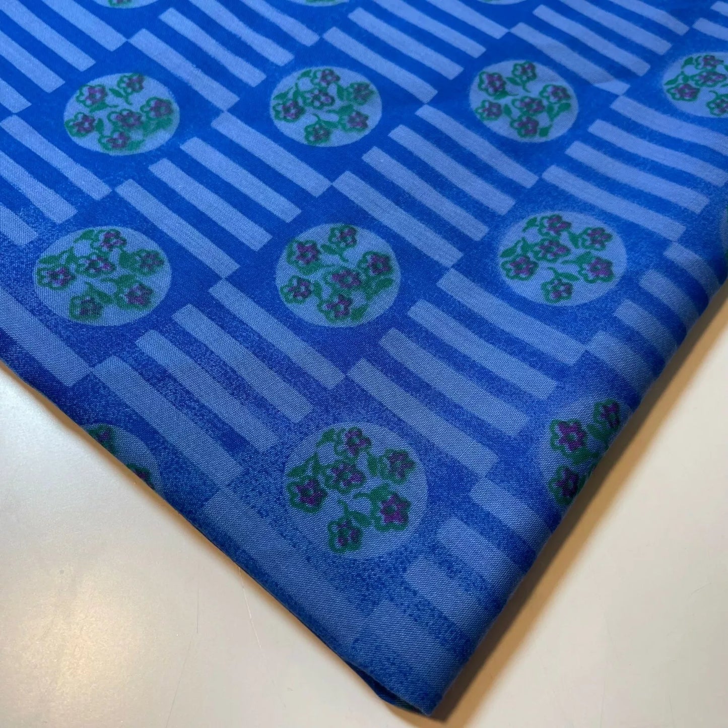 100% Cotton Vintage Material Novelty Floral Dress Craft Quilting Fabric 44" Wide By The Meter