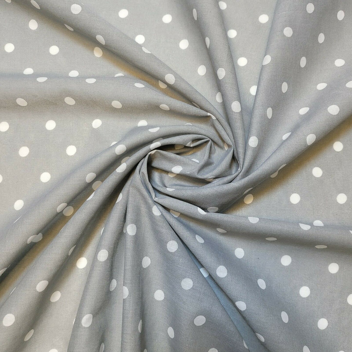 GREY PEA PIN SPOTTY POLKA DOT POLYCOTTON FABRIC DRESS QUILTING MATERIAL 44"