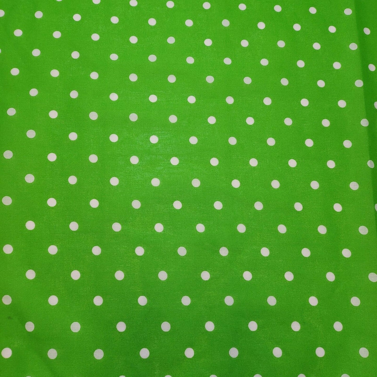 GREEN PEA PIN SPOTTY POLKA DOT POLYCOTTON FABRIC DRESS QUILTING MATERIAL 44"