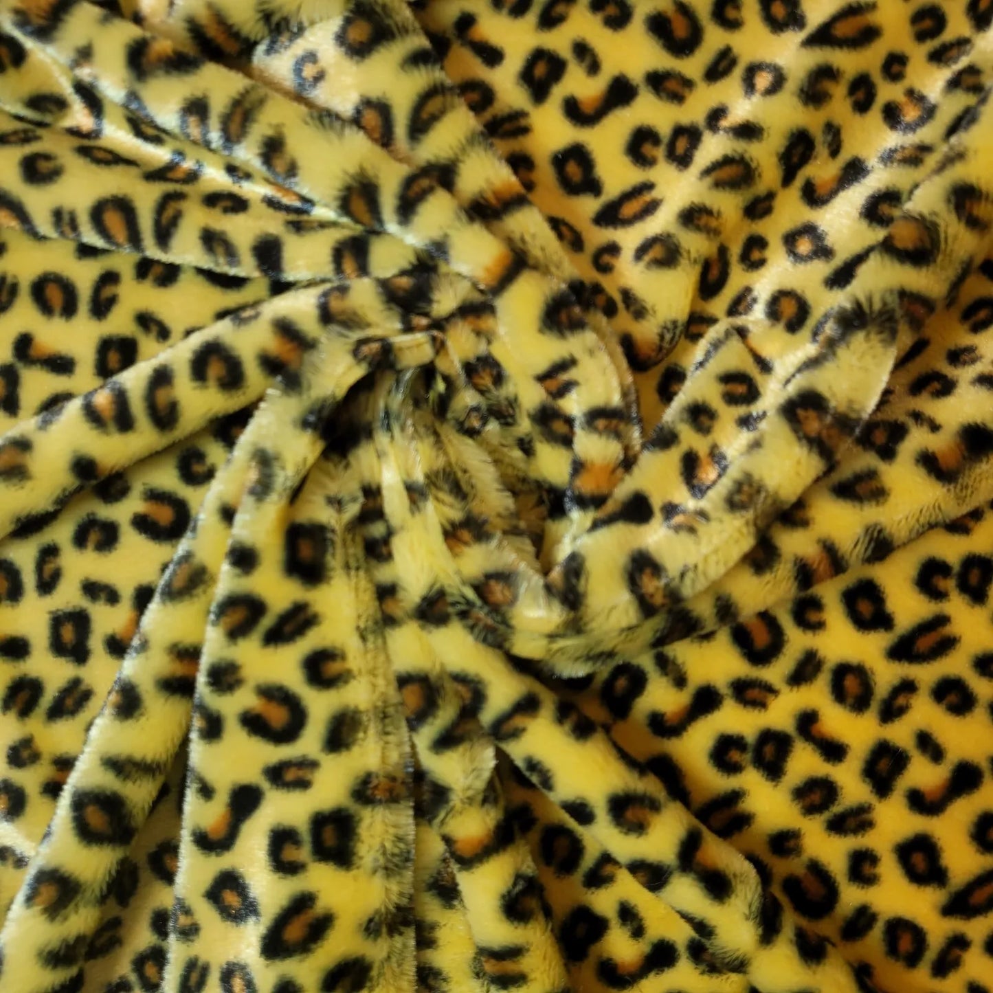 Leopard Faux Fur Fabric Luxury Handle Short Pile Furry Soft Cuddly Material 58"