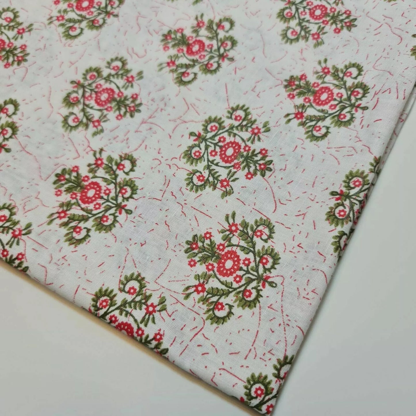 Victorian Pink 100% Cotton Material Leopard Floral Dress Craft Quilting Fabric 44" (20 Meter Roll)