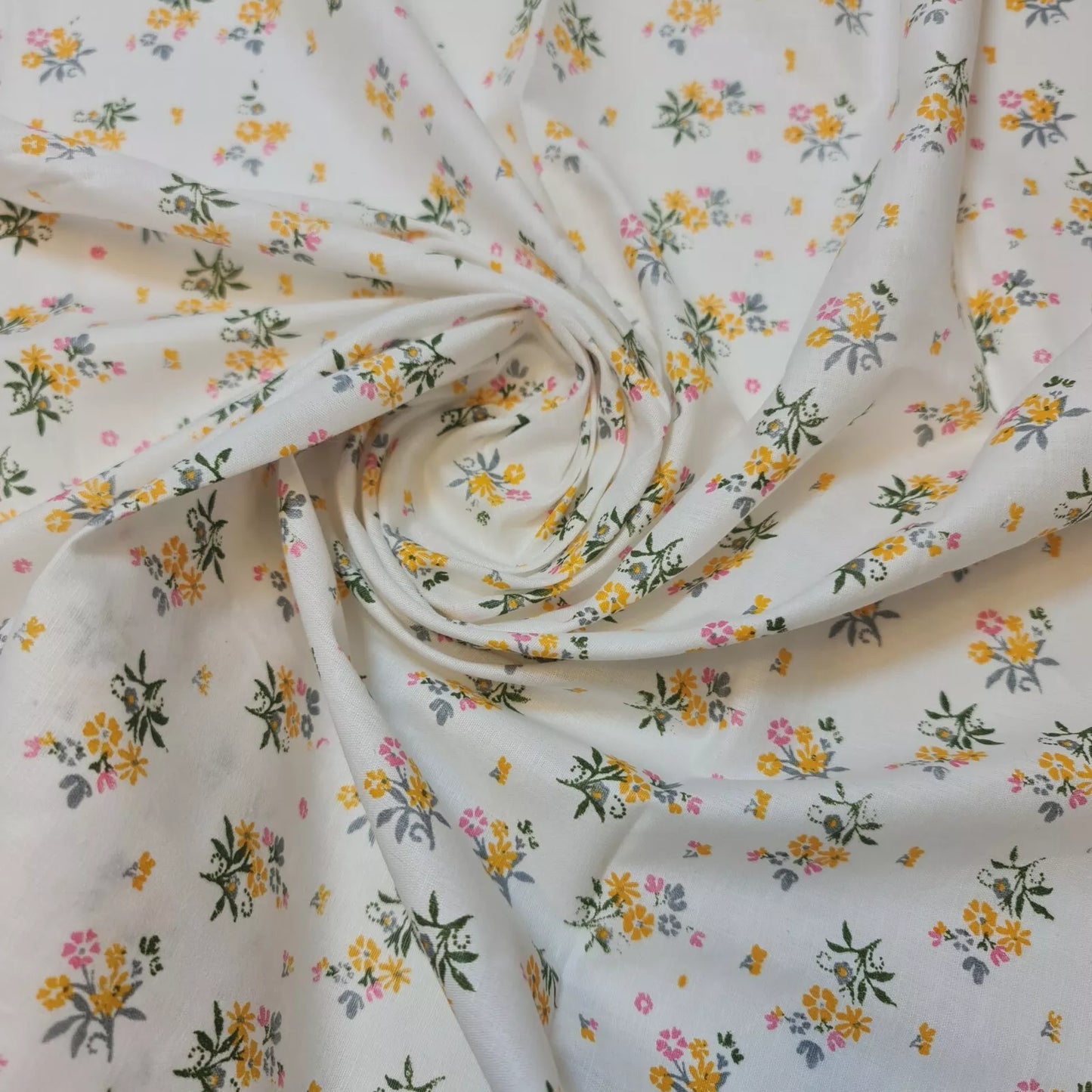 Vintage Yellow100% Cotton Material Leopard Floral Dress Craft Quilting Fabric 44" (20 Meter Roll)