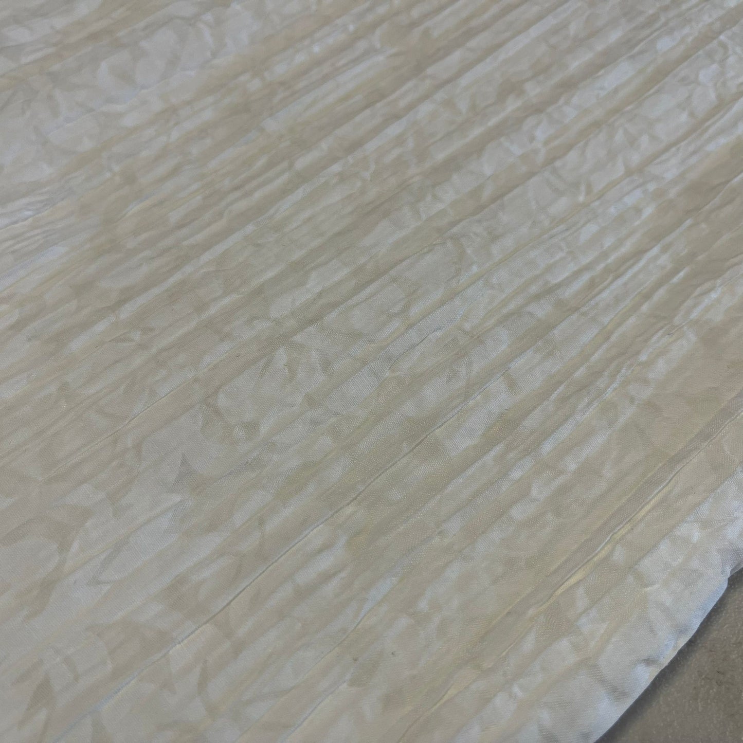 White Abstract Floral 100% Cotton Crush Fabric Crinkle Craft Dress Costume Material 50 " By The Meter