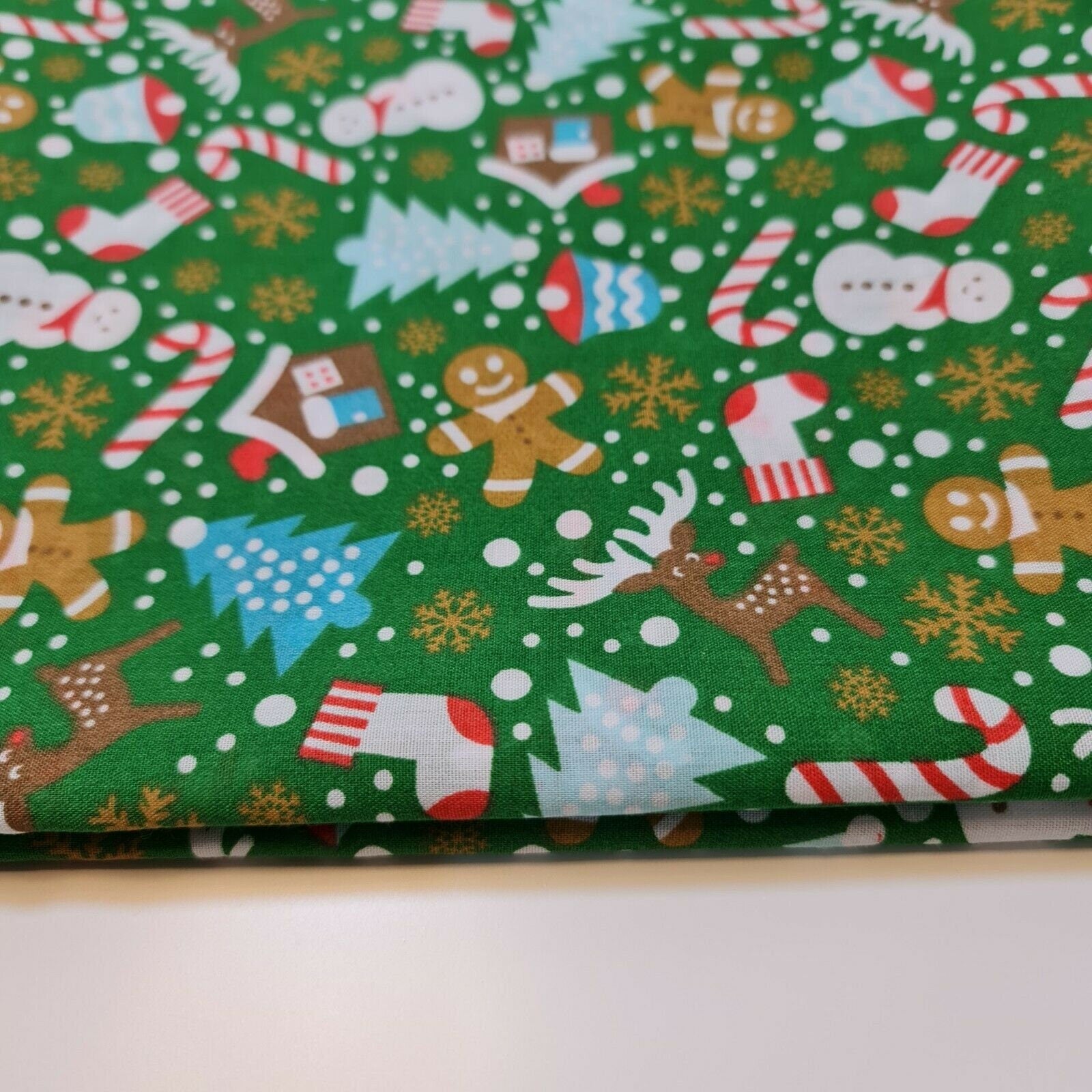 christmas polycotton material for crafts and décor uk