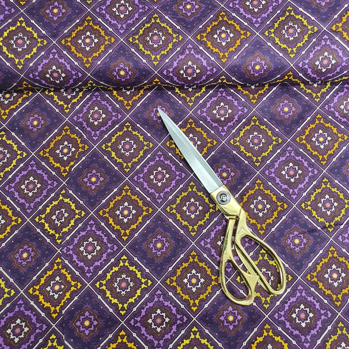 Textile Station Design 81  44" Wide Pure 100% Indian Print Soft Touch Cotton Dressmaking Crafting Fabric