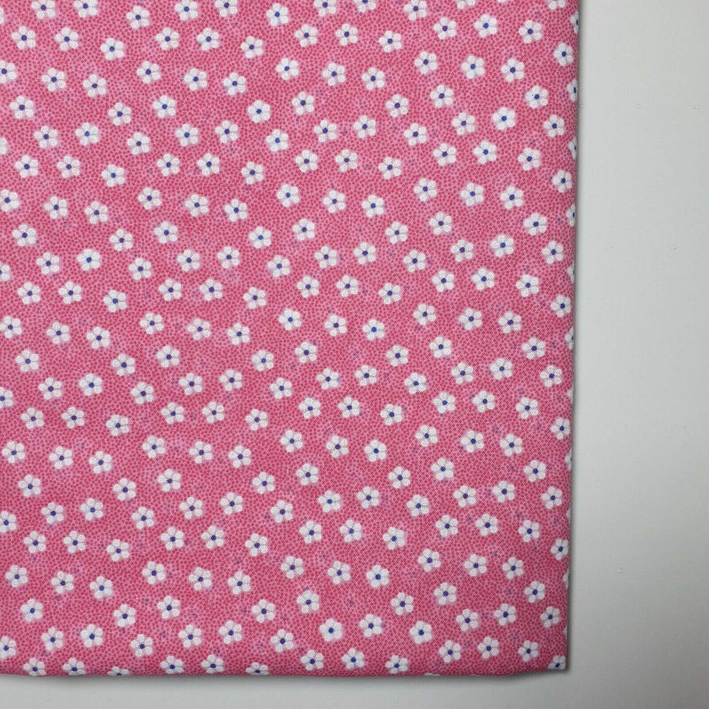 New Floral Polycotton Pink Base White Flowers Craft Dress Fabric 44" By Meter