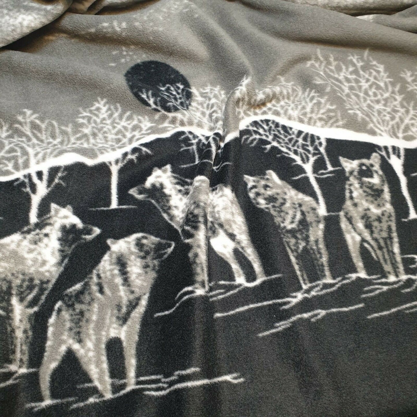 Polar Fleece Anti Pill Animal Dog Horse Wolf Print Soft Warm Fabric 58" By Meter (Wolf Print)