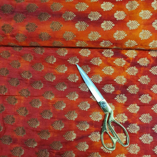 Indischer Vintage-Batikstoff mit königlichem Emblem, Jacquard-Banarasi-Brokat, 111,8 cm (gebranntes Orange)