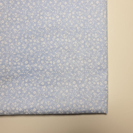 Sky Base – Baumwoll-Polyester-Gewebe, Kunsthandwerk, Vintage-Stil, 111,8 cm breit, weiße Blumen