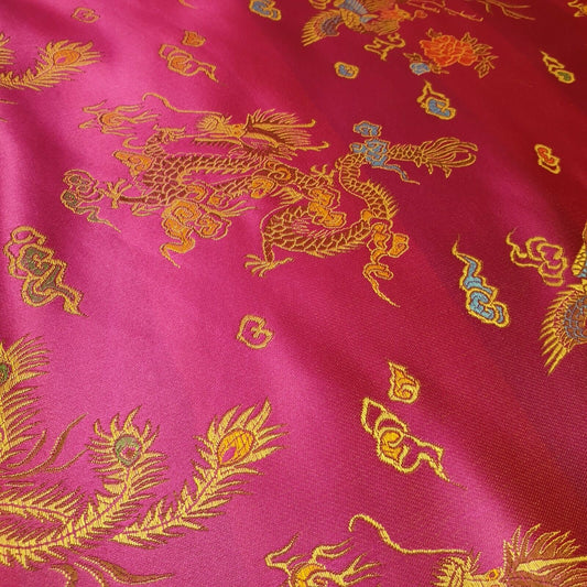 Traditioneller chinesischer bestickter Brokat, seidiger Poly-Satin, orientalischer Drachendruck, meterweise (Hot Pink)
