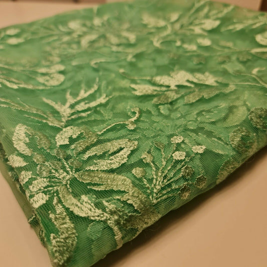 Hochwertiger, weicher Ton-in-Ton-Netzfaden-Schneiderstoff mit Blumenstickerei, 111,8 cm (Mintgrün)