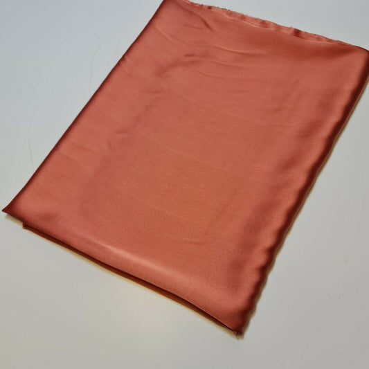 Neuer seidiger Charmeuse-Satin, leichter Dekostoff für Brautkleider, 147,3 cm (Lachs-Pfirsich)
