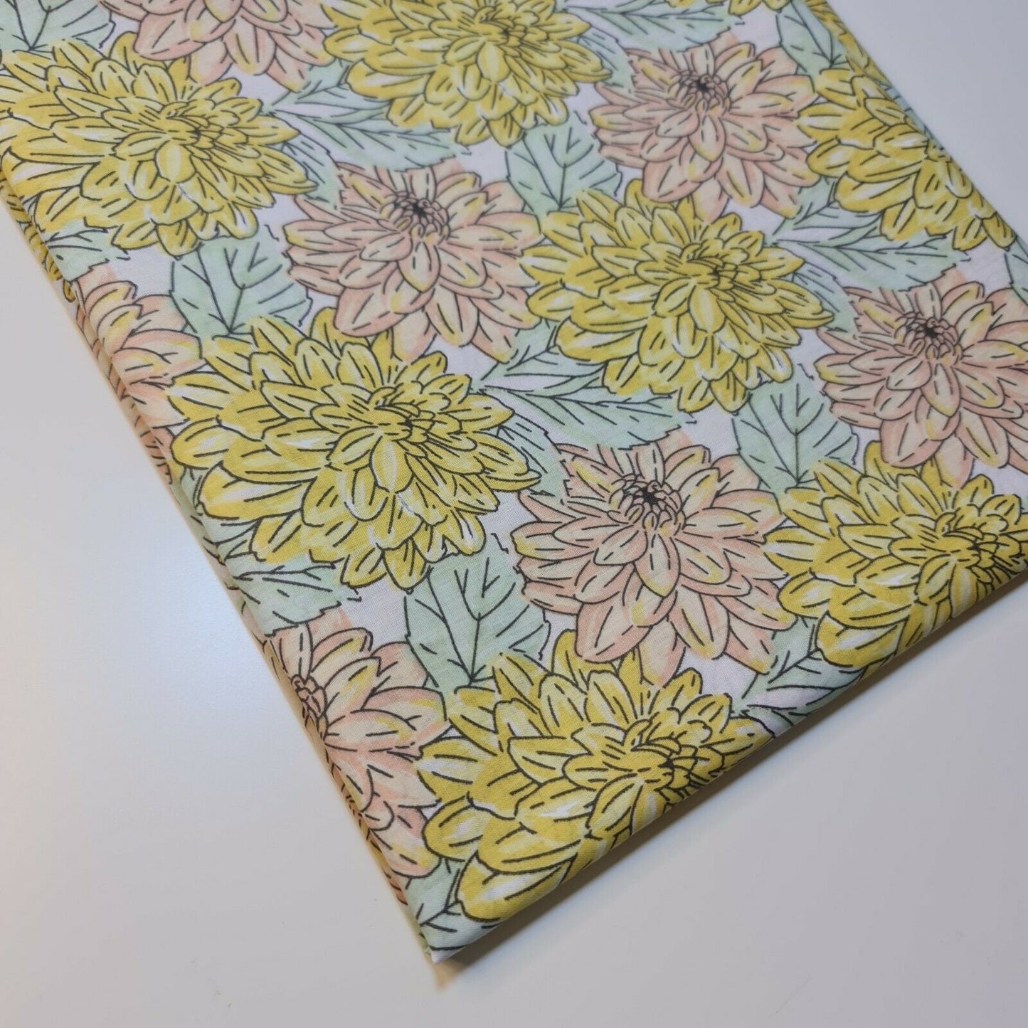 Spring Summer Daisy Floral Bloom Polycotton Craft Fabric Material 44" By Meter (Yellow Flowers)