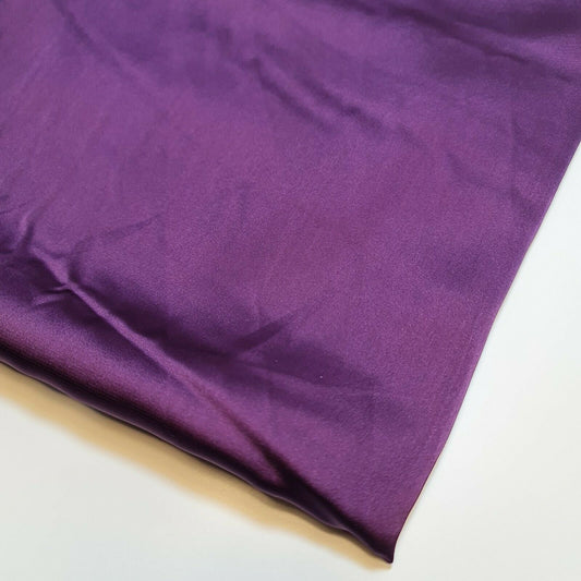 Neuer seidiger Charmeuse-Satin, leichter Dekostoff für Brautkleider, 147,3 cm (Dunkelviolett)