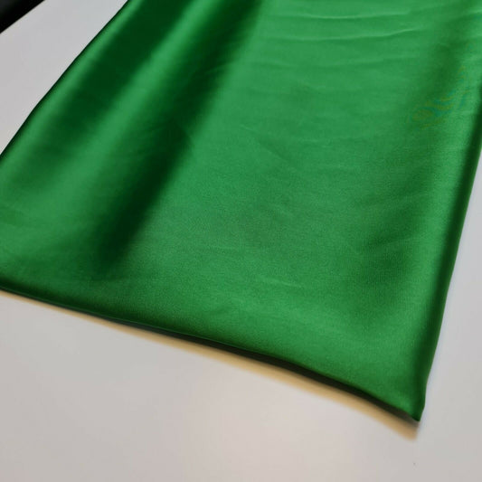 Neuer seidiger Charmeuse-Satin, leichter Dekostoff für Brautkleider, 147,3 cm (Smaragdgrün)