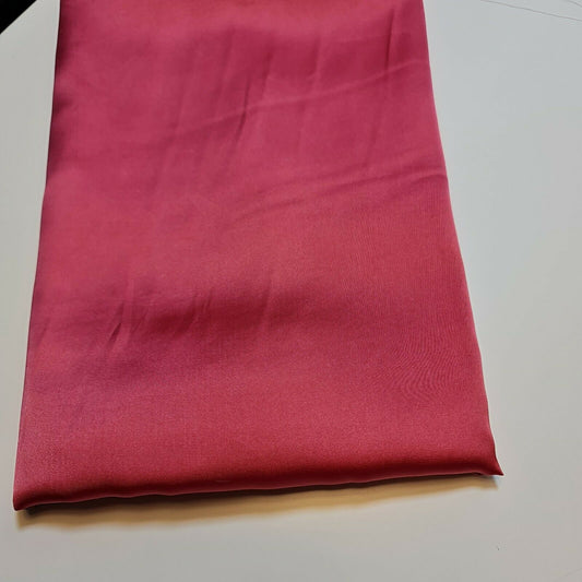 Neuer seidiger Charmeuse-Satin, leichter Dekostoff für Brautkleider, 147,3 cm (Lippenstiftrosa)