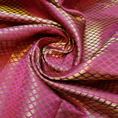 Brokatstoff mit blumigem Blattgold-Druck und floralem Jacquard-Druck, indischer Banarasi-Stoff, 111,8 cm (Magenta).