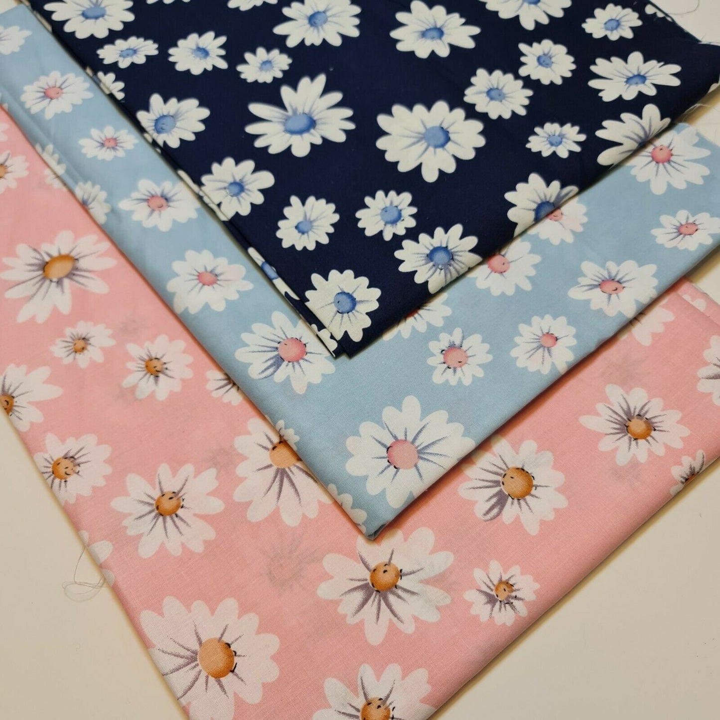 100% Cotton Poplin Daisy Flower Print Fabric Dress Craft Soft Fabric 58" Meter (Navy Base)