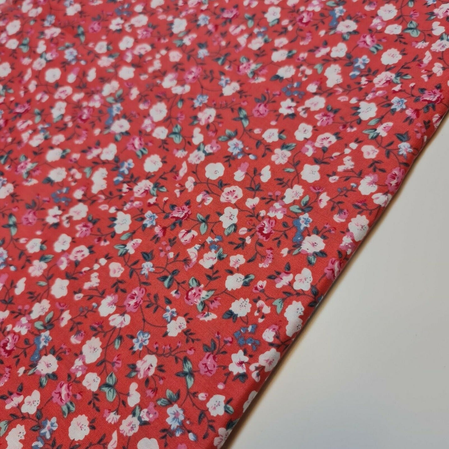 100% Cotton Poplin Ditsy Flower Print Fabric Dress Craft Soft Fabric 58" Meter (Coral)