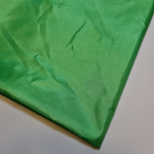 Apple Green Habotai Polyester Silk Lining Fabric 150cm Wide Soft Lightweight Dress Lining Material by the Metre
