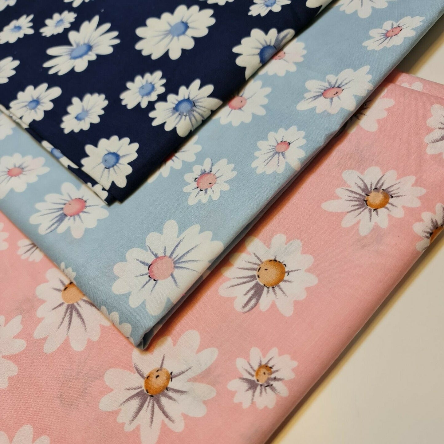 100% Cotton Poplin Daisy Flower Print Fabric Dress Craft Soft Fabric 58" Meter (Navy Base)