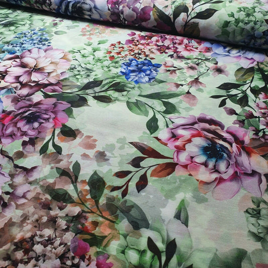 Weicher Musselin-Polyesterstoff mit digitalem Blumendruck, für Kleider, Drapierungen und Bastelarbeiten, 111,8 cm pro Meter (Design 17)