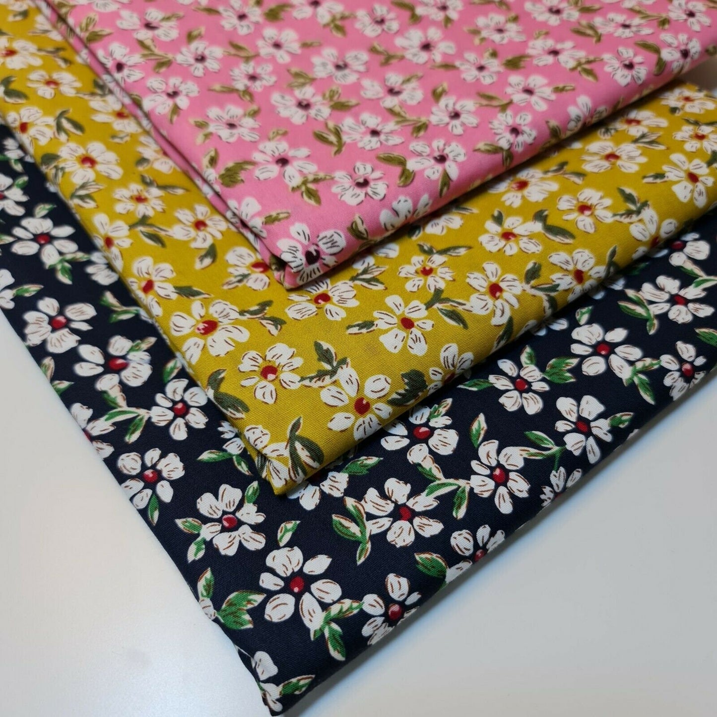 100% Cotton Poplin Daisy Flower Print Fabric Dress Craft Soft Fabric 58" (Print -3)