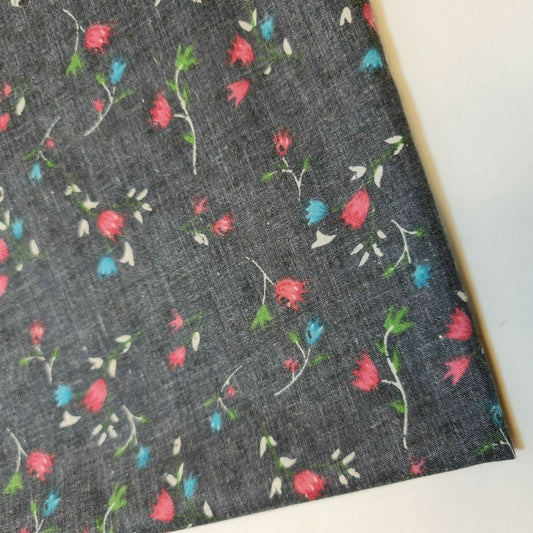 Weicher Polycotton-Kleiderstoff mit Blumenmuster im Vintage-Stil, 147,3 cm, Meterware (grau)
