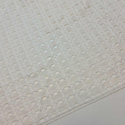 Luxuriöser Häkel-Spitzenstoff in Elfenbein/Creme, pro Meter, 147,3 cm pro Meter