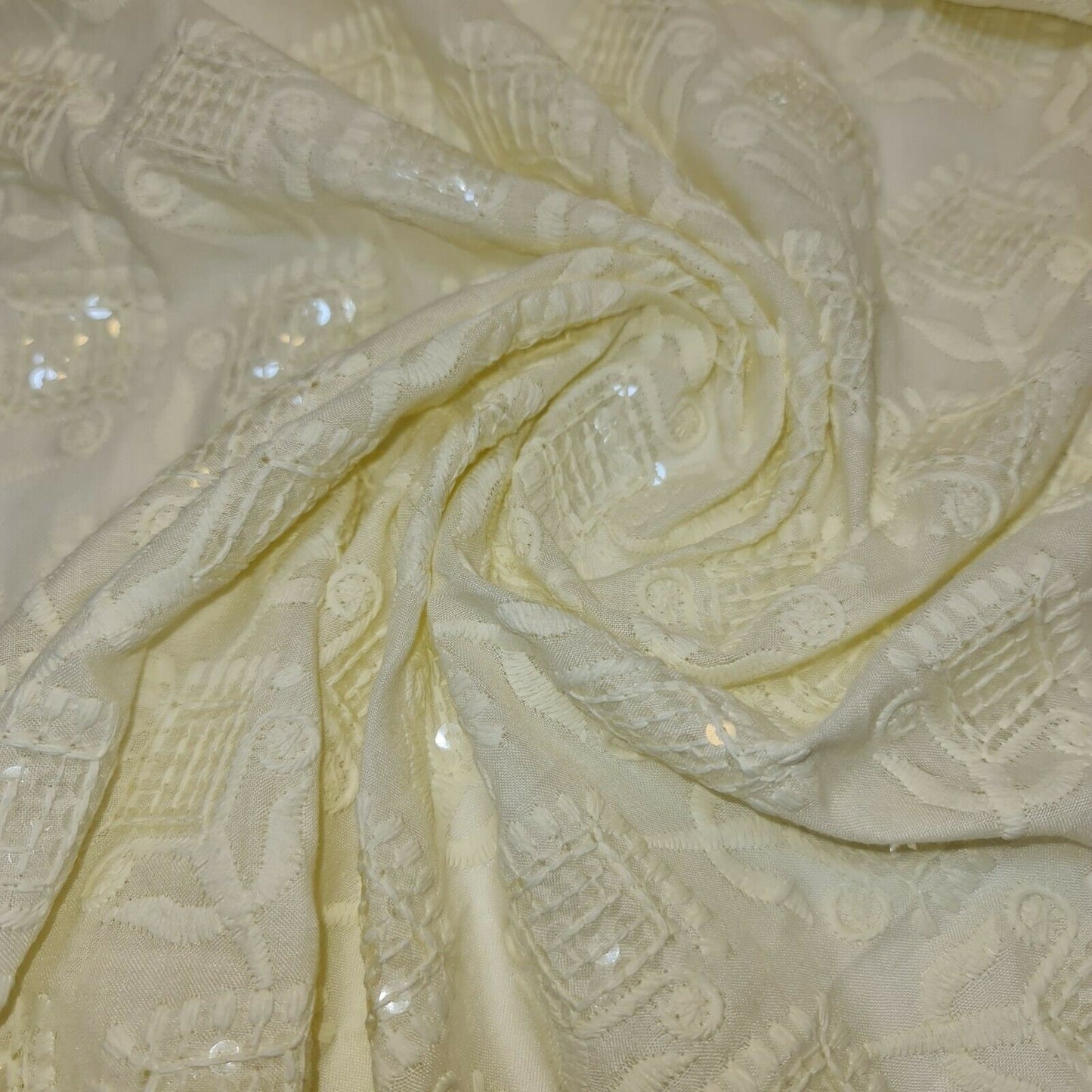 Broderie Anglaise Soft Flower Embroidery 100% Cotton Dress Craft Fabric 44" (Cream- 6)