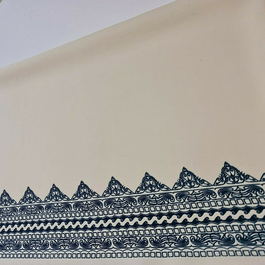 Weicher Kreppstoff mit cremefarbener Bordüre, Marineblau, bedruckt, für Kleider, Bastel- und Drapierungsstoffe, 111,8 cm breit