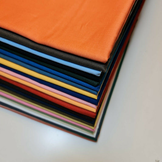 Schlichter, dicker Drillichstoff aus 100 % Baumwolle, für Arbeitskleidung, Kleider, Twill, Bastelstoff, 147,3 cm, Meterware
